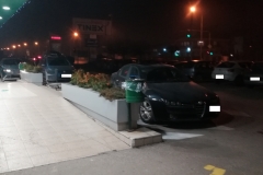 Блокиран влез од маркет